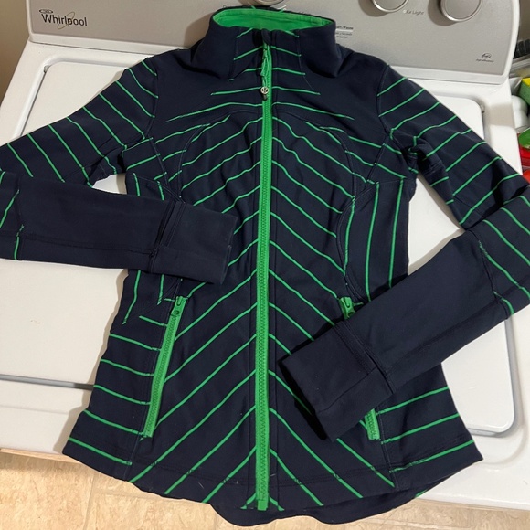 Lululemon Define Jacket – Navy with Green Detail - Picture 1 of 3
